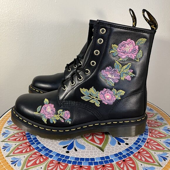 Dr. Doc Martens 1460 Vonda II Women’s 9 Black Leather 8-Eye Lace Up Ankle Boots - Picture 2 of 10